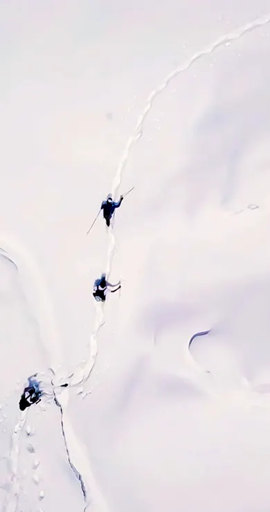 Carousel Slide Image of Andrzej Bargiel face prima coborâre cu schiurile de pe vârful K2