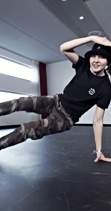 Carousel Slide Image of Chair freeze fundamentals