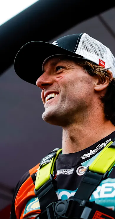 Carousel Slide Image of Best from Paul Bolton's POV – Minus 400 