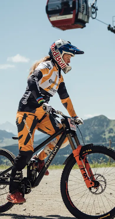 Carousel Slide Image of Το run της Rachel Atherton στο Lenzerheide 