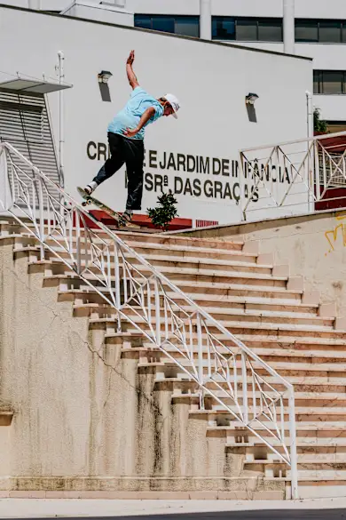 Carousel Slide Image of Alex Midler – raw edit