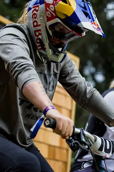Carousel Slide Image of Dual Slalom-Finale: Damen – Whistler