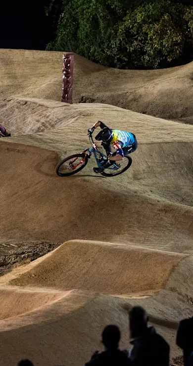 Carousel Slide Image of Pump Track Fianle hommes et femmes heats – Cairns