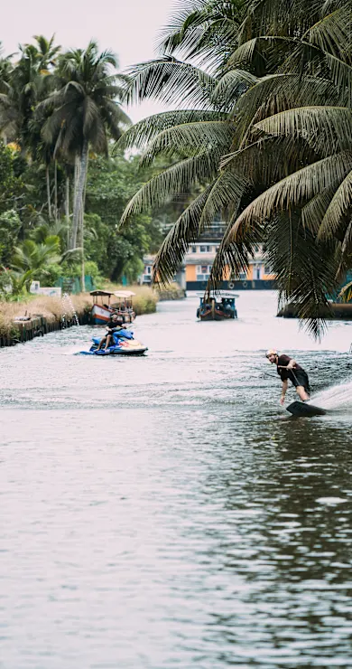 Carousel Slide Image of द अल्टिमेट केरल वेकबोर्डिंग ट्रिप