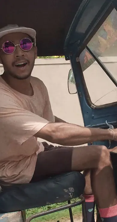 Carousel Slide Image of Aventura de skate en Sri Lanka